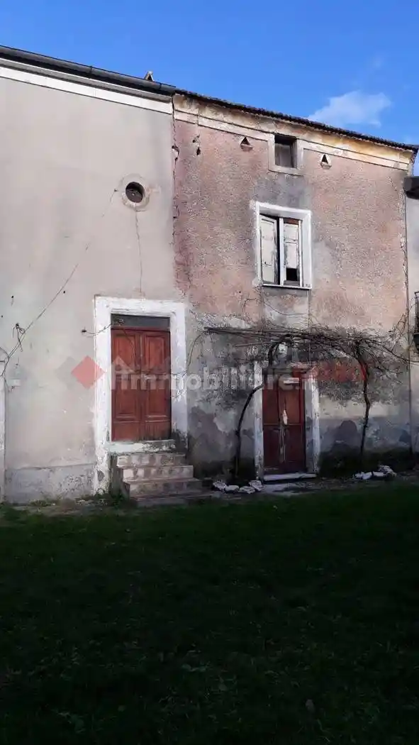 Villa in vendita a Cervaro