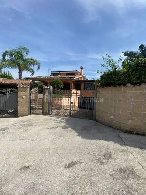 Villa in vendita a Pomezia