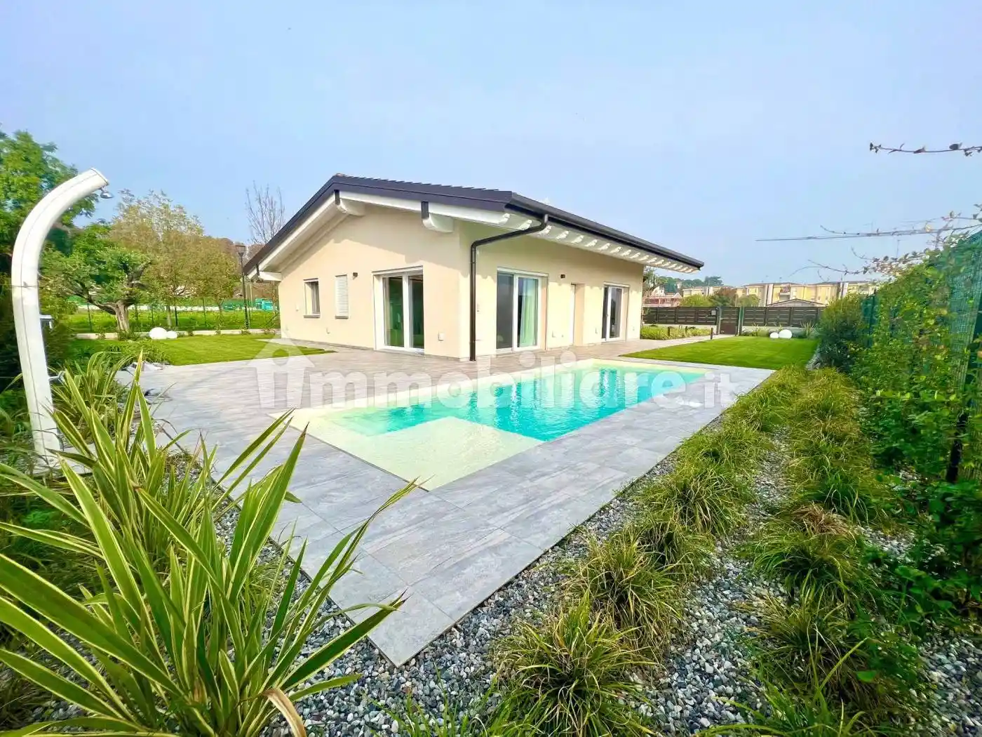 Villa in vendita a Lonato del Garda