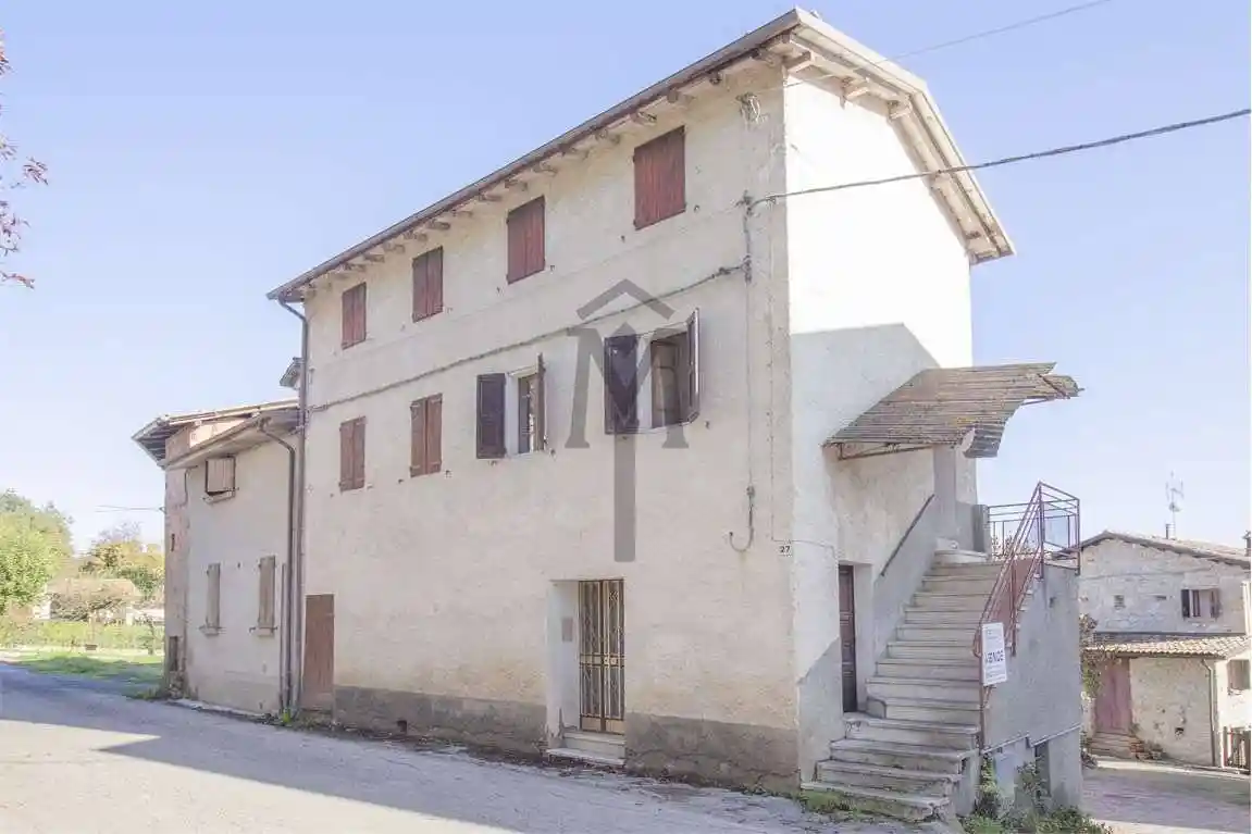 Casa indipendente in vendita a Viano