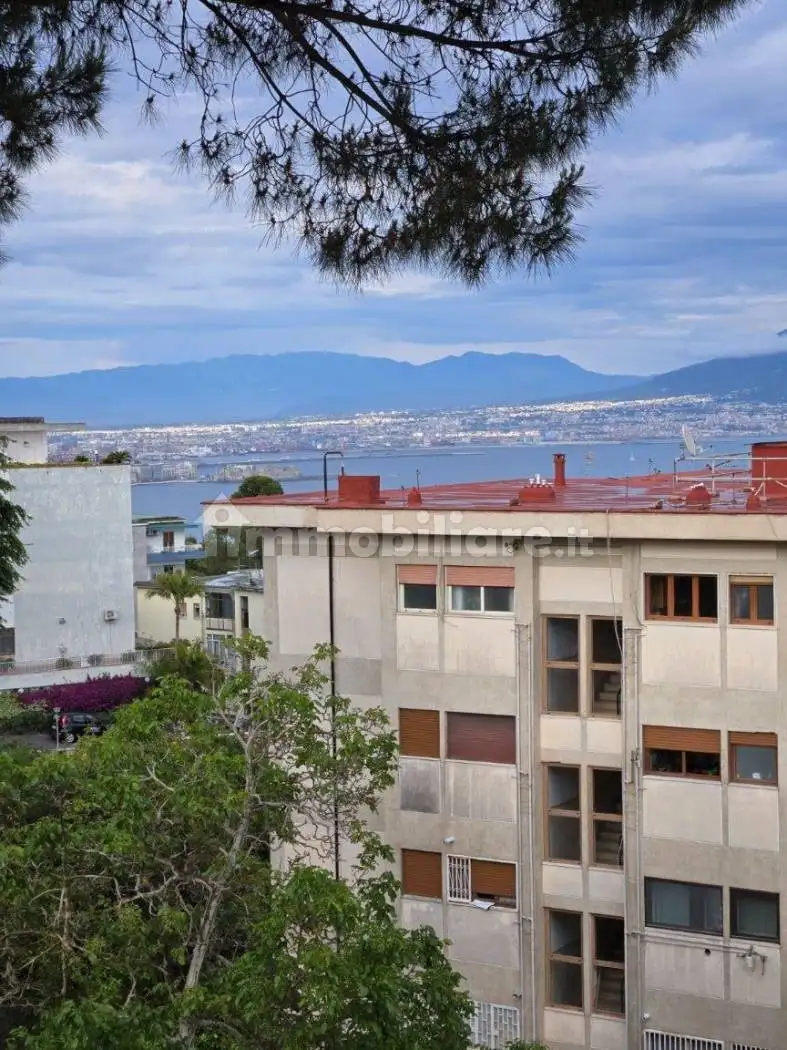 Appartamento in vendita a Napoli