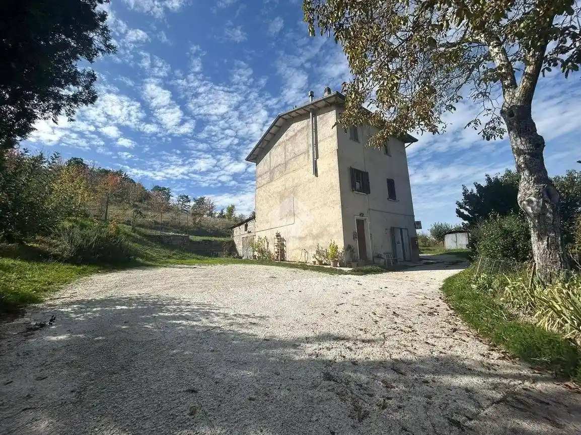 Casa indipendente in vendita a Gubbio