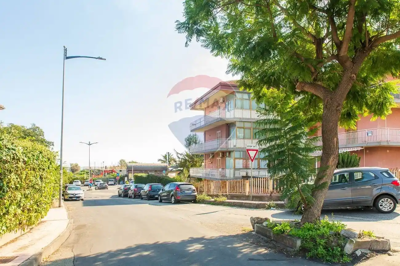 Appartamento in vendita a Aci Catena