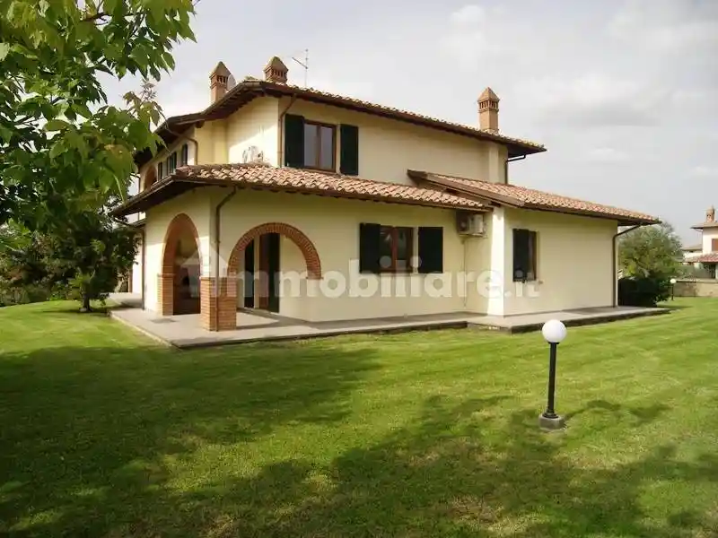 Villa in vendita a Foiano della Chiana