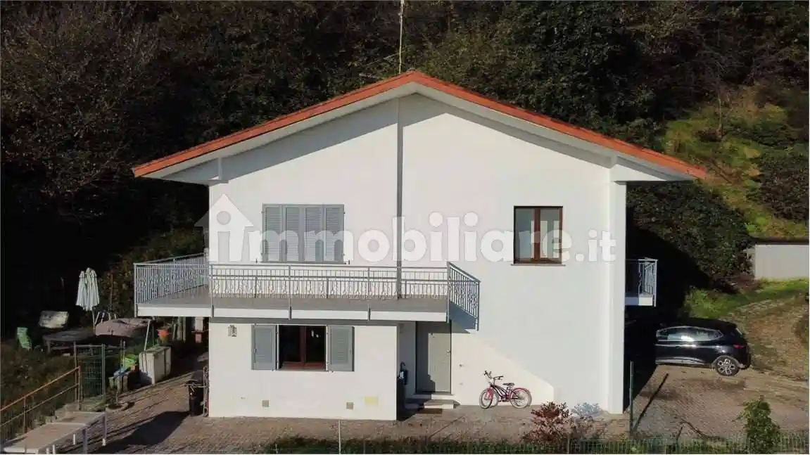 Villa in vendita a Sesto Calende