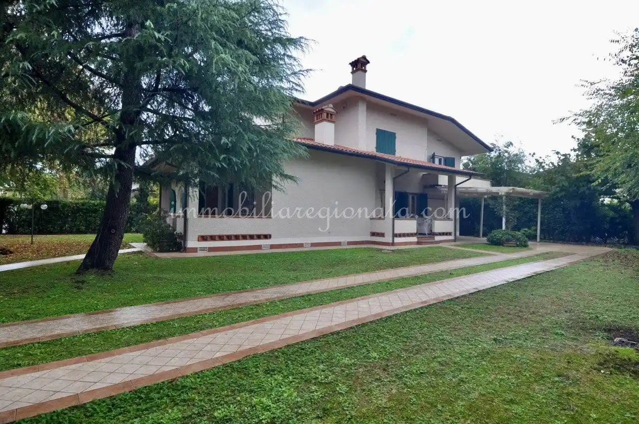 Villa unifamiliare via Caduti sul Lavoro, Caranna, Forte dei Marmi - foto 4