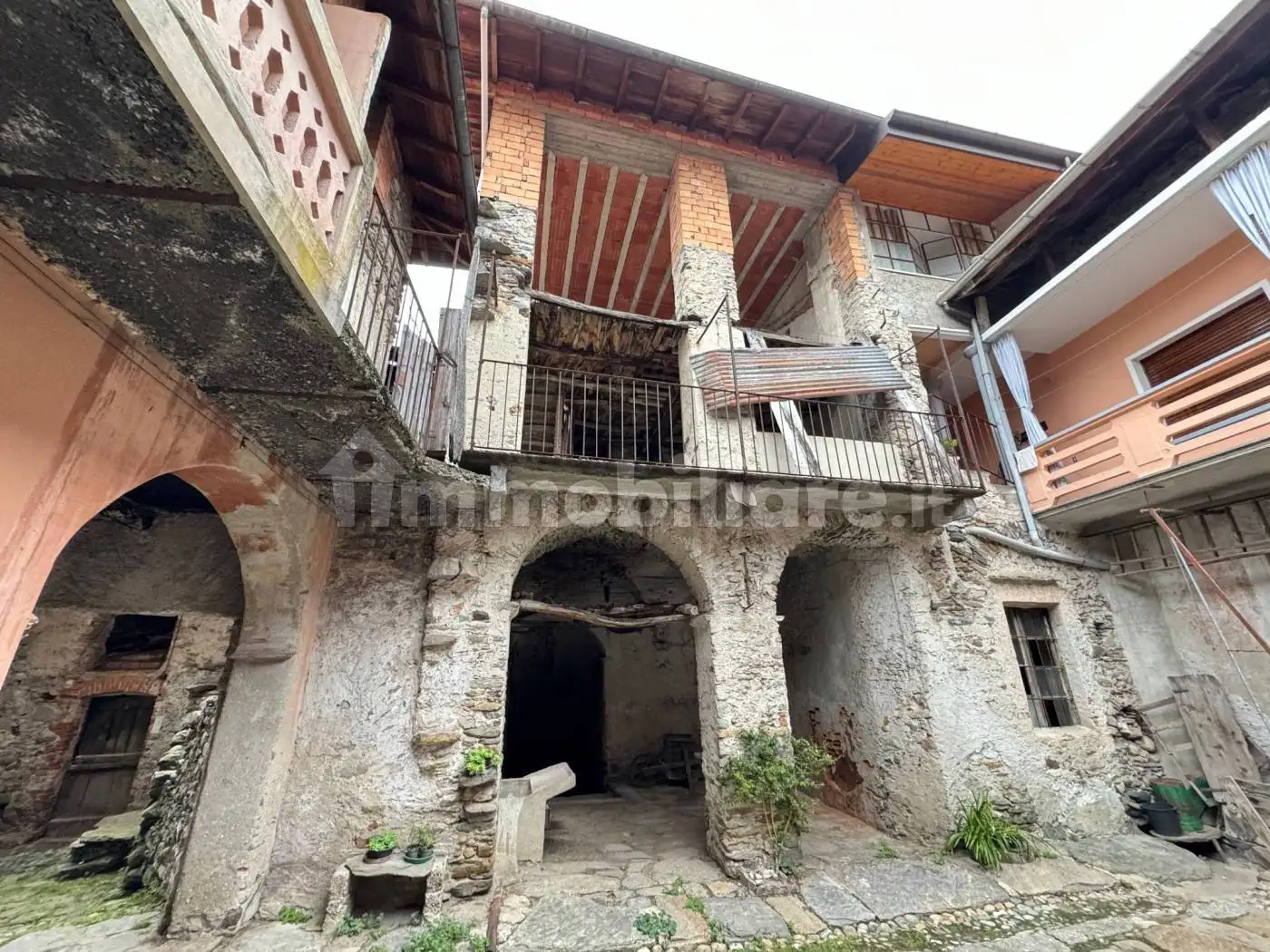 Rustico - Casale in vendita a Castelveccana