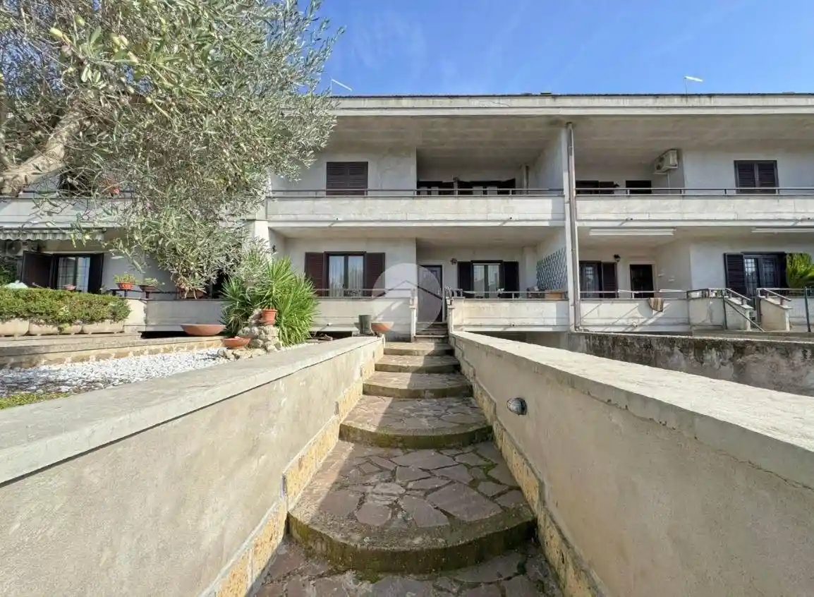 Villetta a schiera in vendita a Castel Sant'Elia