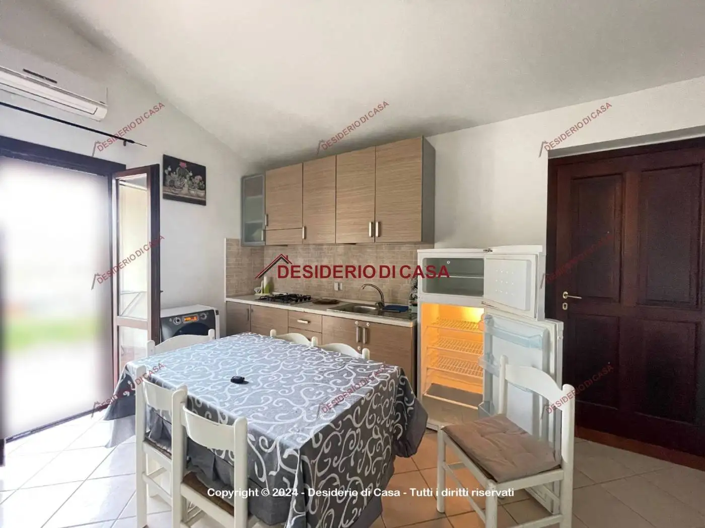 Appartamento in affitto a Campofelice di Roccella