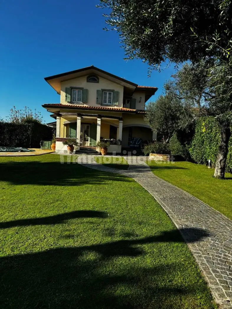 Villa in affitto a Forte dei Marmi