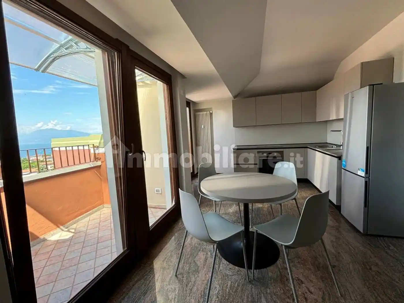 Appartamento in affitto a Desenzano del Garda