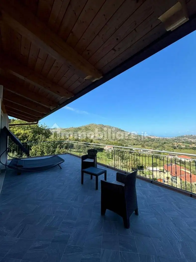 Attico - Mansarda in affitto a Laureana Cilento