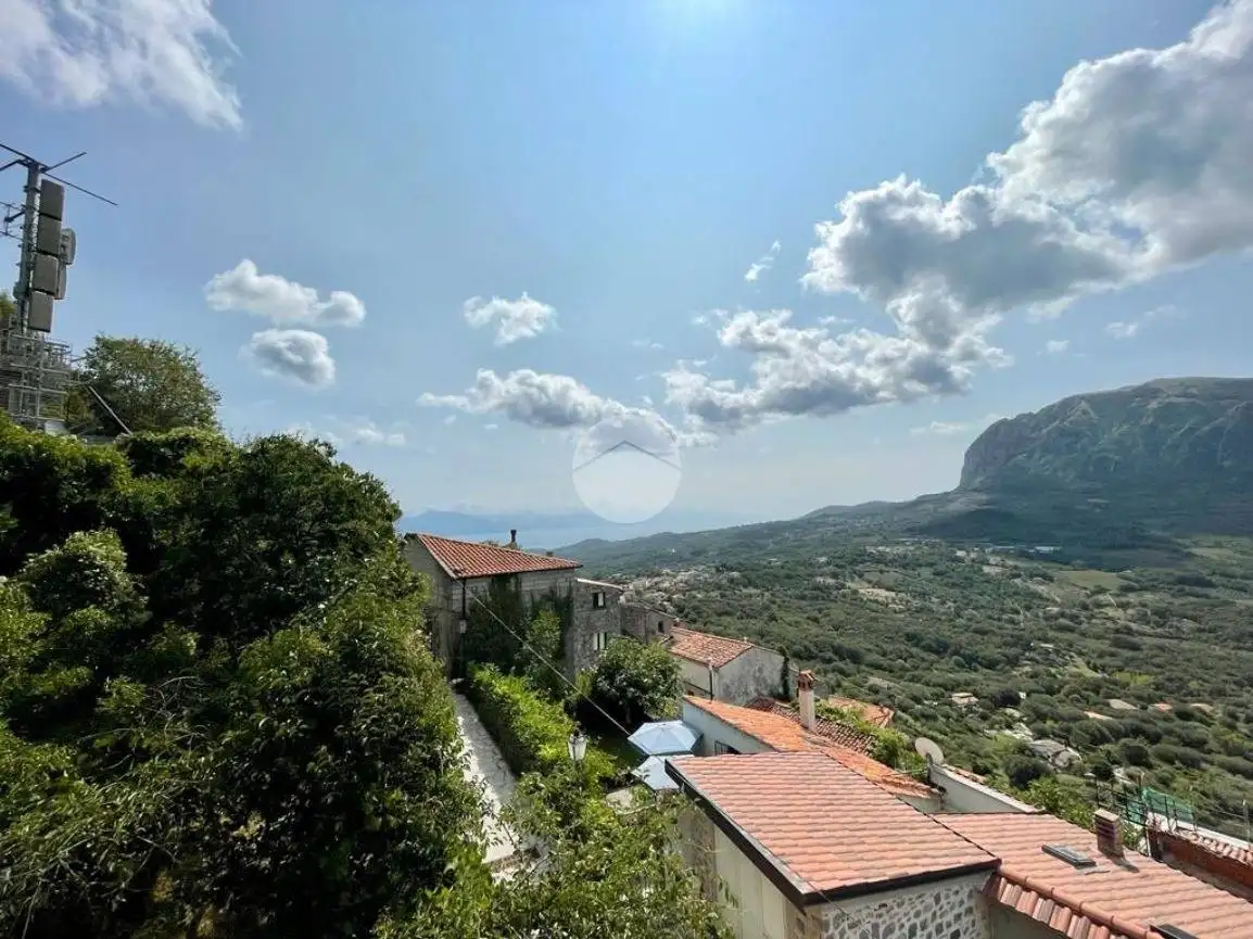 Appartamento in vendita a Roccagloriosa