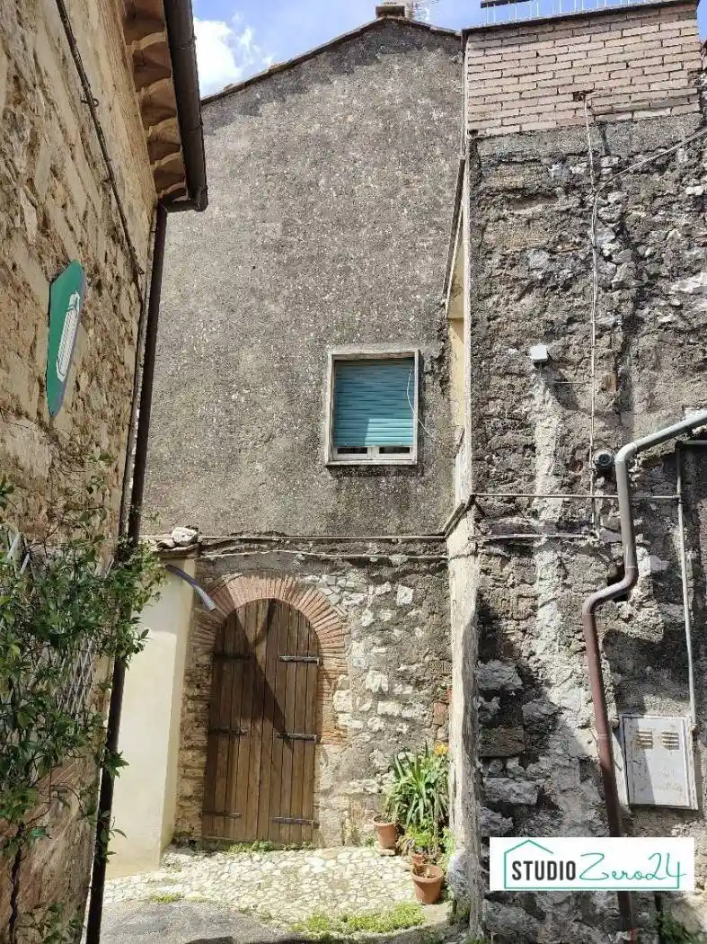 Palazzo - Edificio in vendita a Amelia