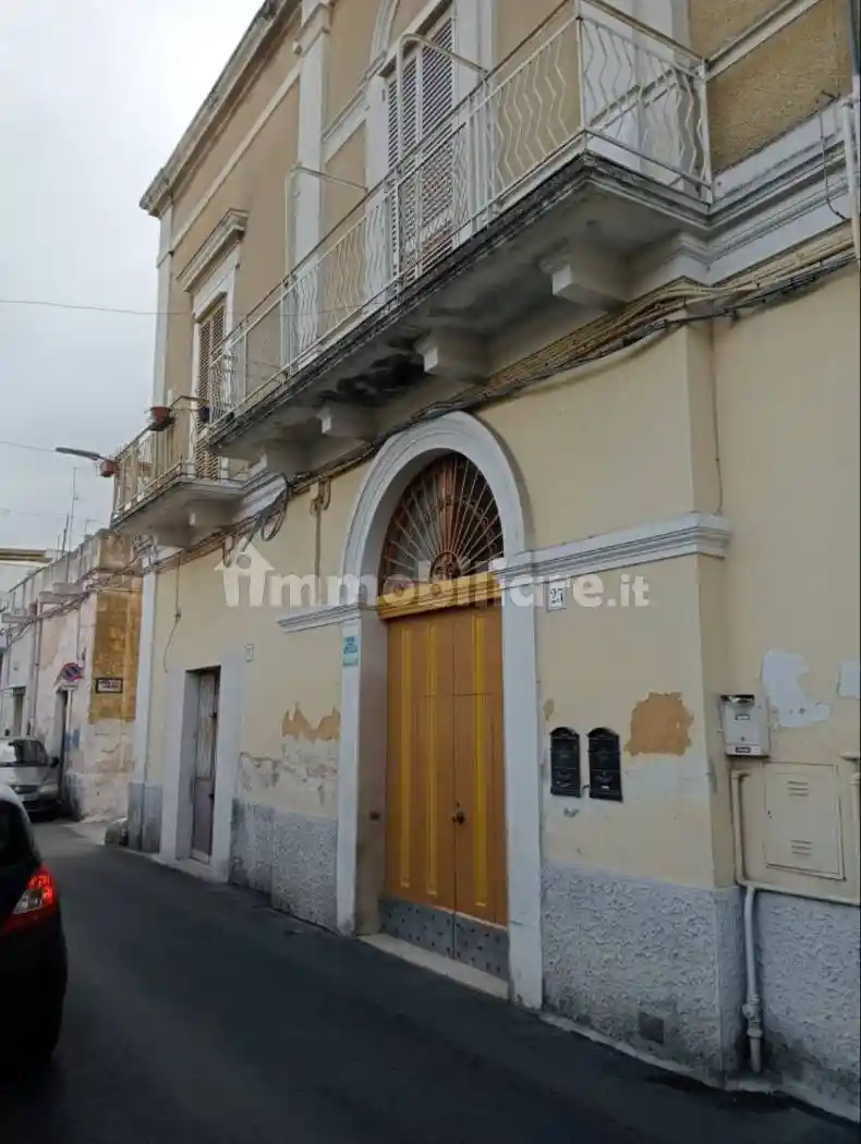 Palazzo - Edificio in vendita a Bari