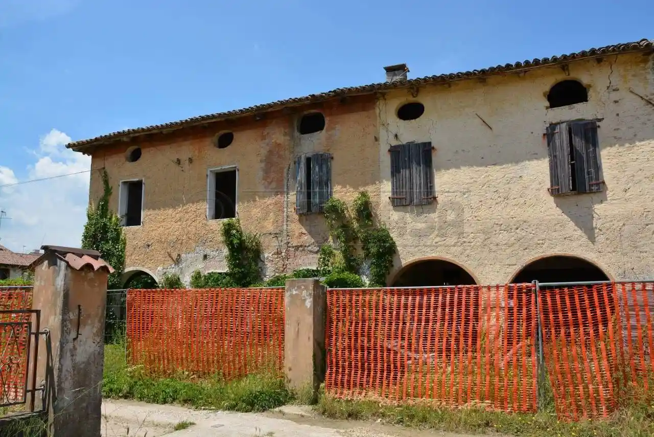 Rustico - Casale in vendita a Gonars