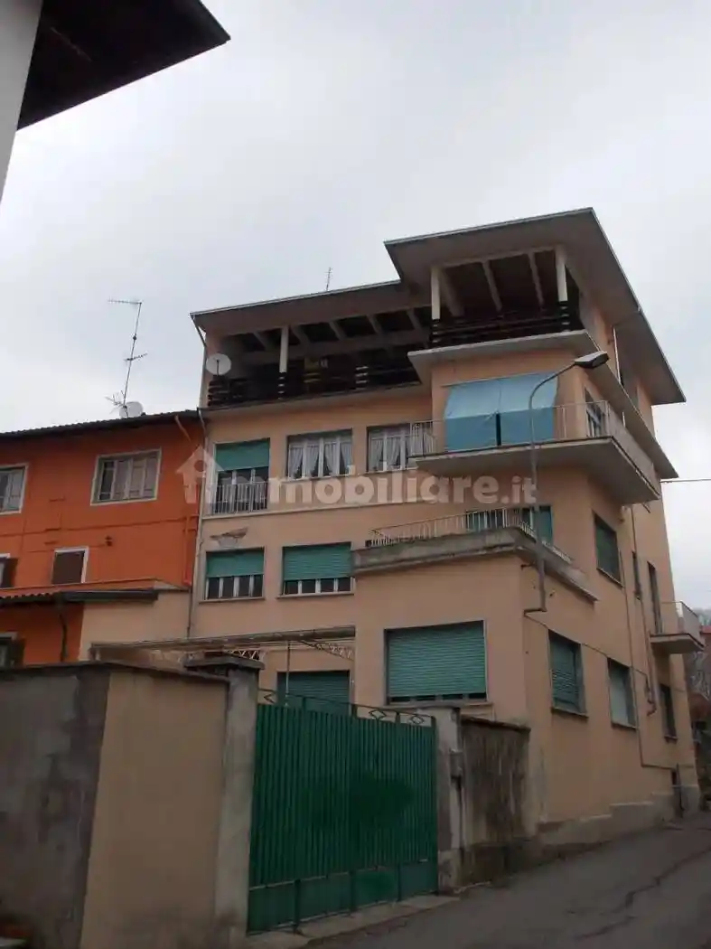 Palazzo - Edificio in vendita a Romagnano Sesia