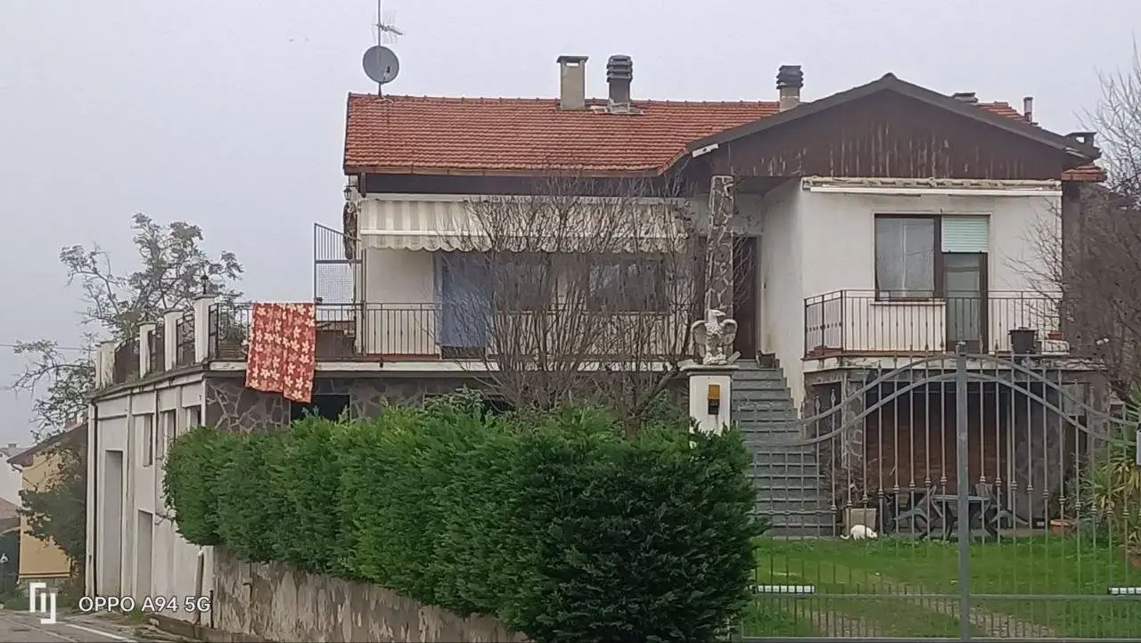 Villa in vendita a Mombaruzzo