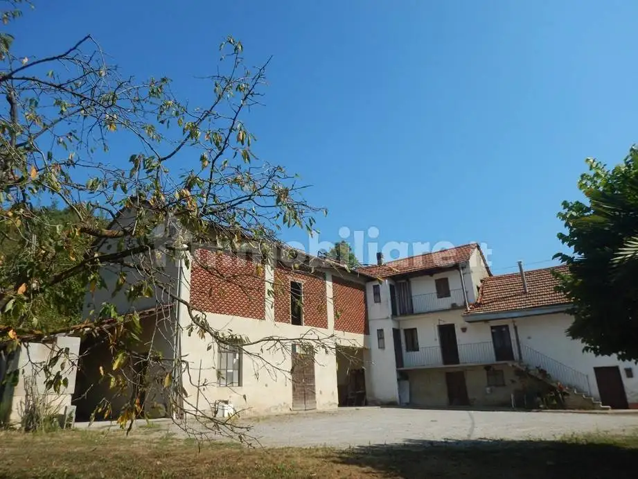 Rustico - Casale in vendita a Gorzegno