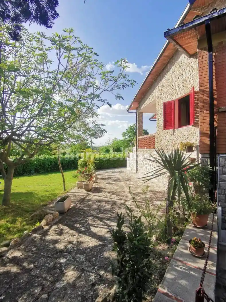 Villa in vendita a Todi