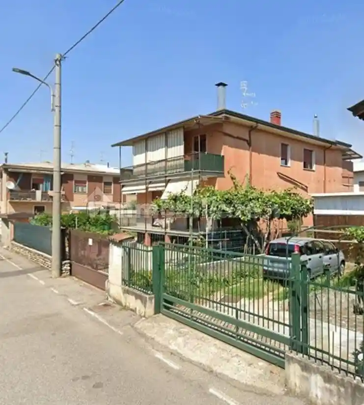 Villa in vendita a Cardano al Campo