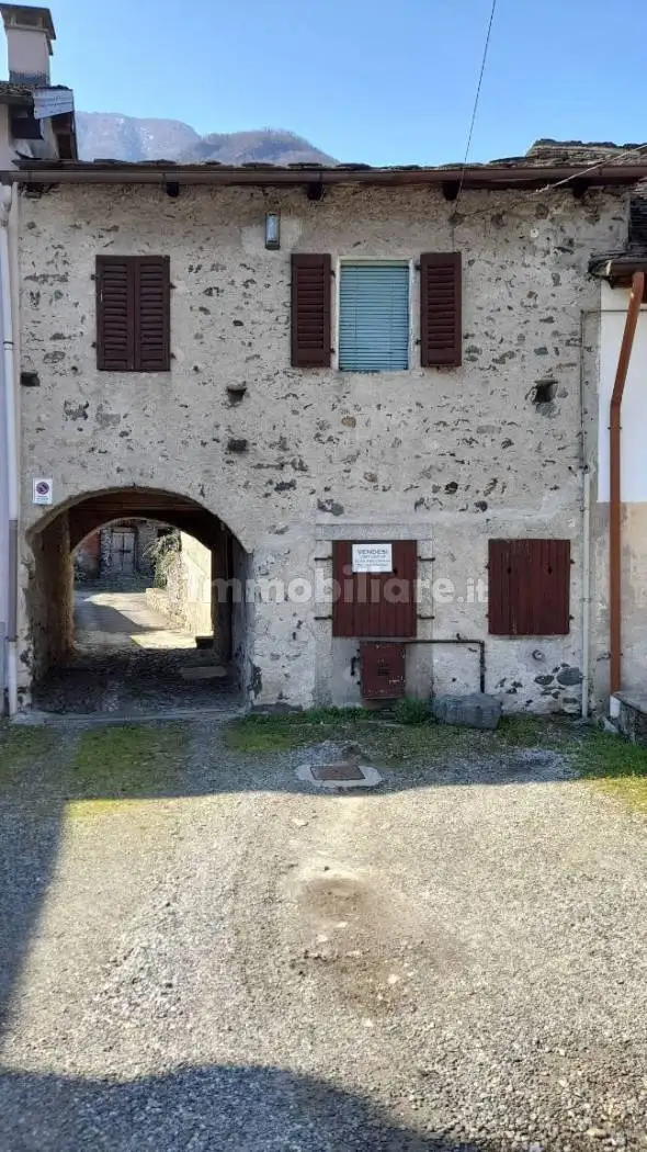 Terratetto unifamiliare via dei Martiri 6, Anzola d'Ossola