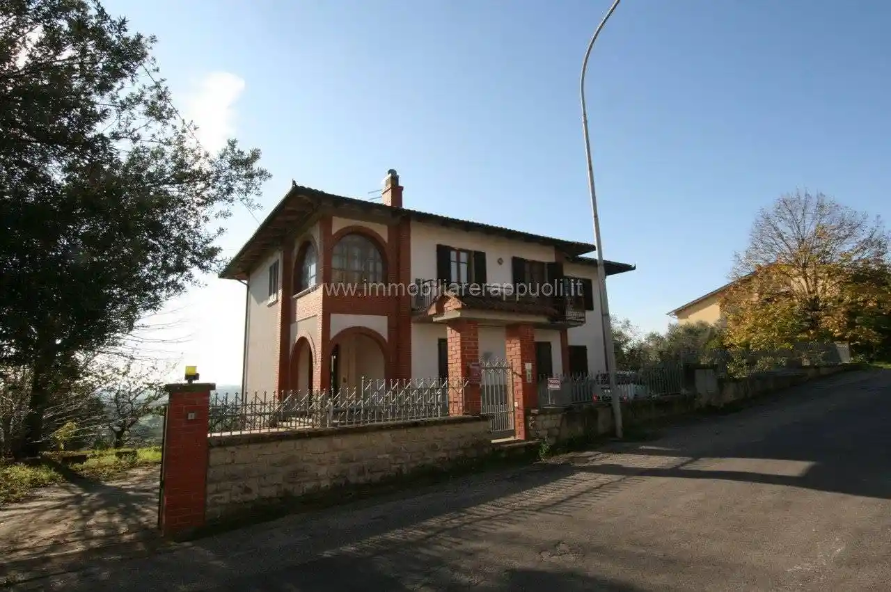 Casa indipendente in vendita a Lucignano