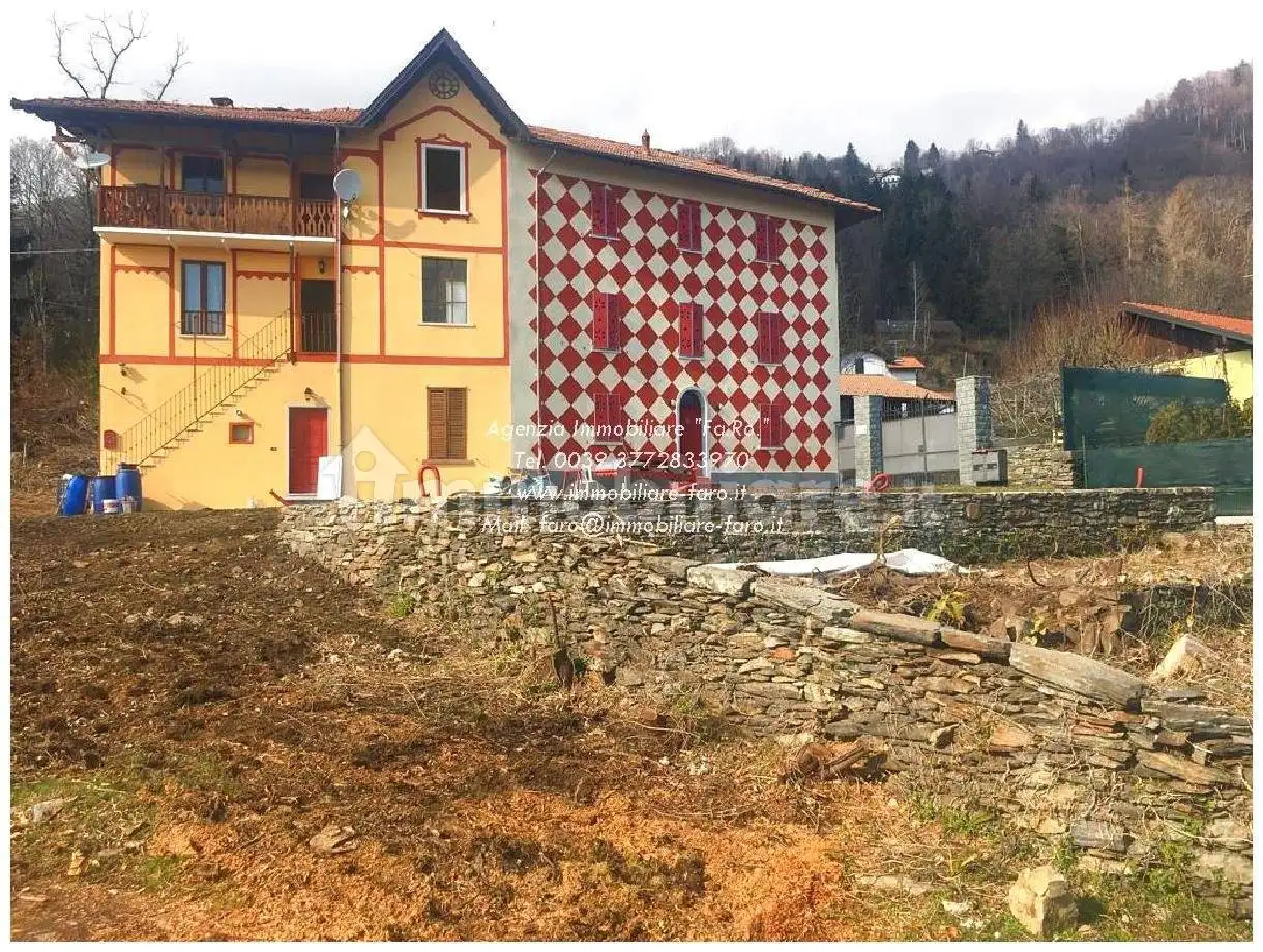 Villa in vendita a Cambiasca