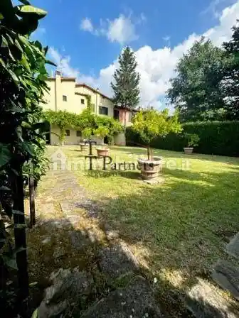 Casa indipendente in vendita a Firenze