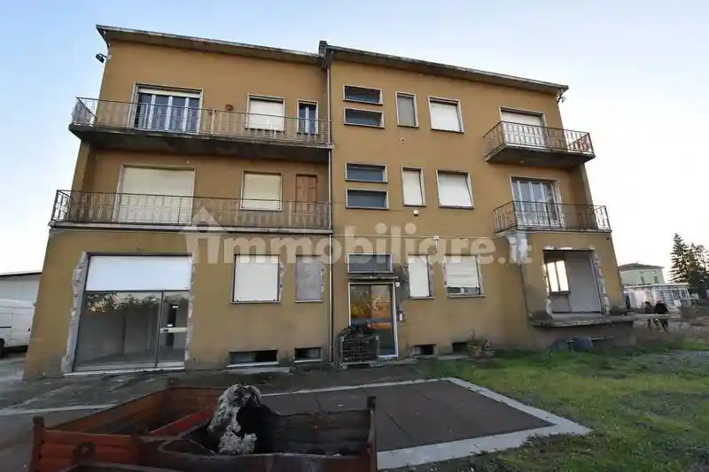 Palazzo - Edificio in vendita a Fidenza