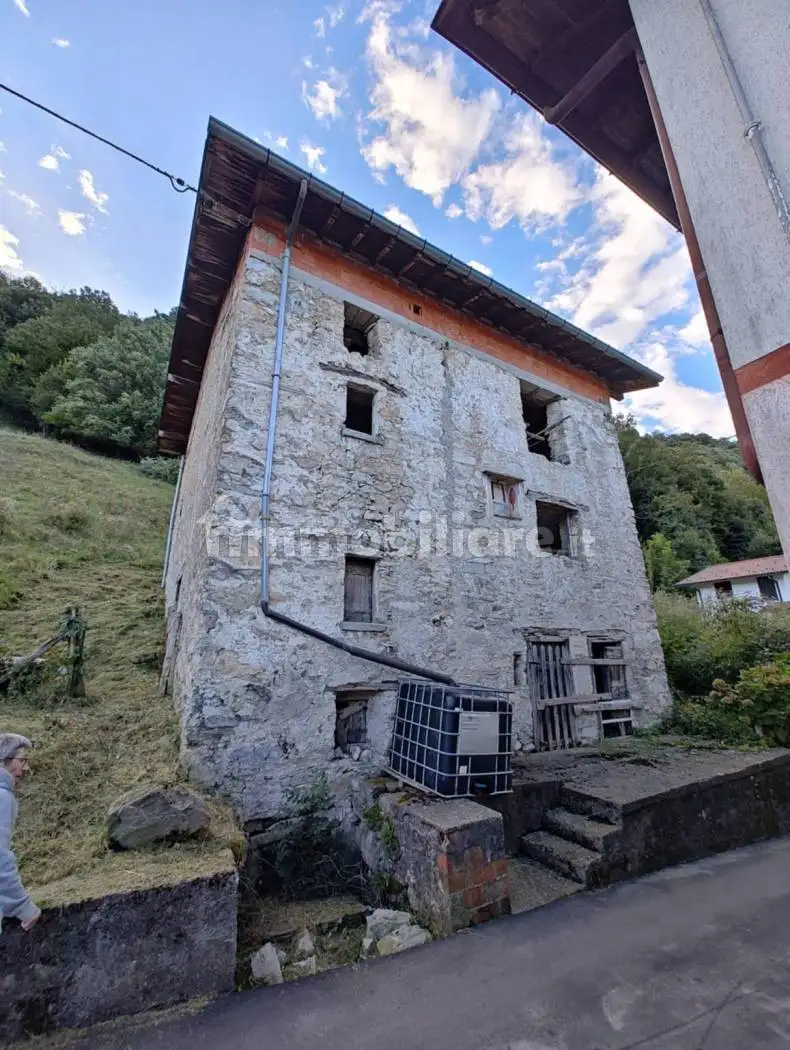 Rustico - Casale in vendita a Schignano