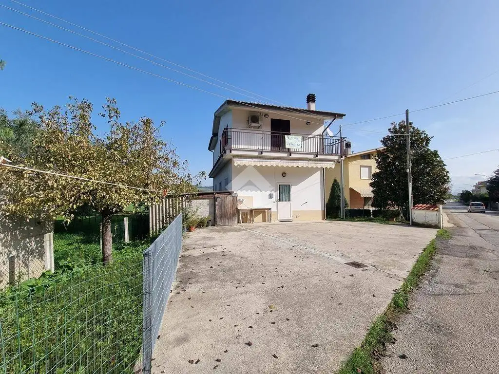 Terratetto unifamiliare Contrada Piane Vomano 27, Cermignano - foto 2