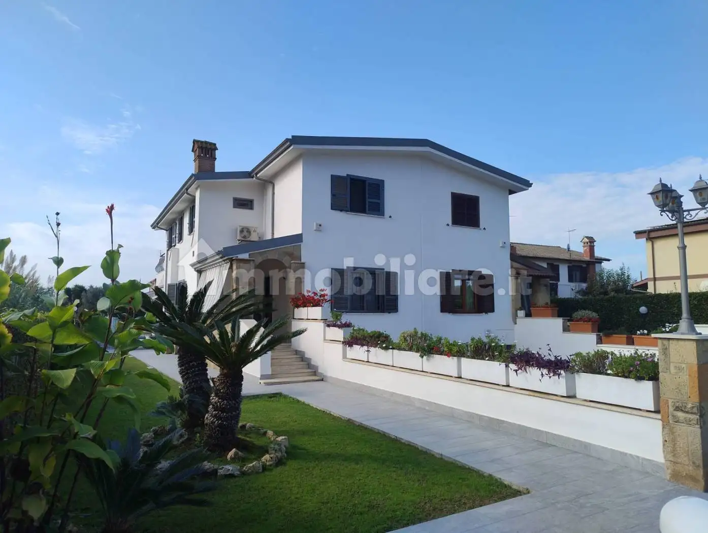 Terratetto plurifamiliare in vendita a Roma