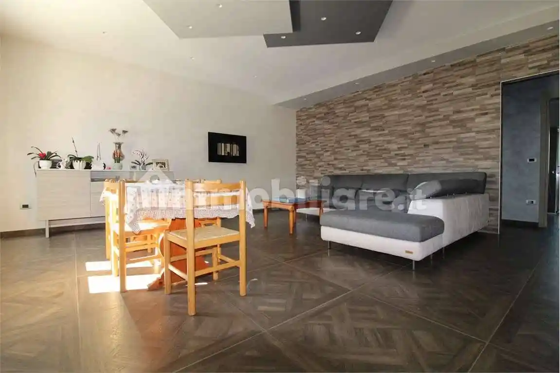Villa unifamiliare, buono stato, 290 m², Potenza - foto 4