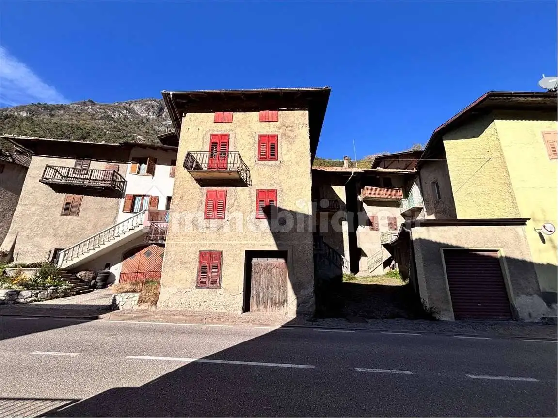 Terratetto unifamiliare 248 m², da ristrutturare, Bozzana, Caldes - foto 5