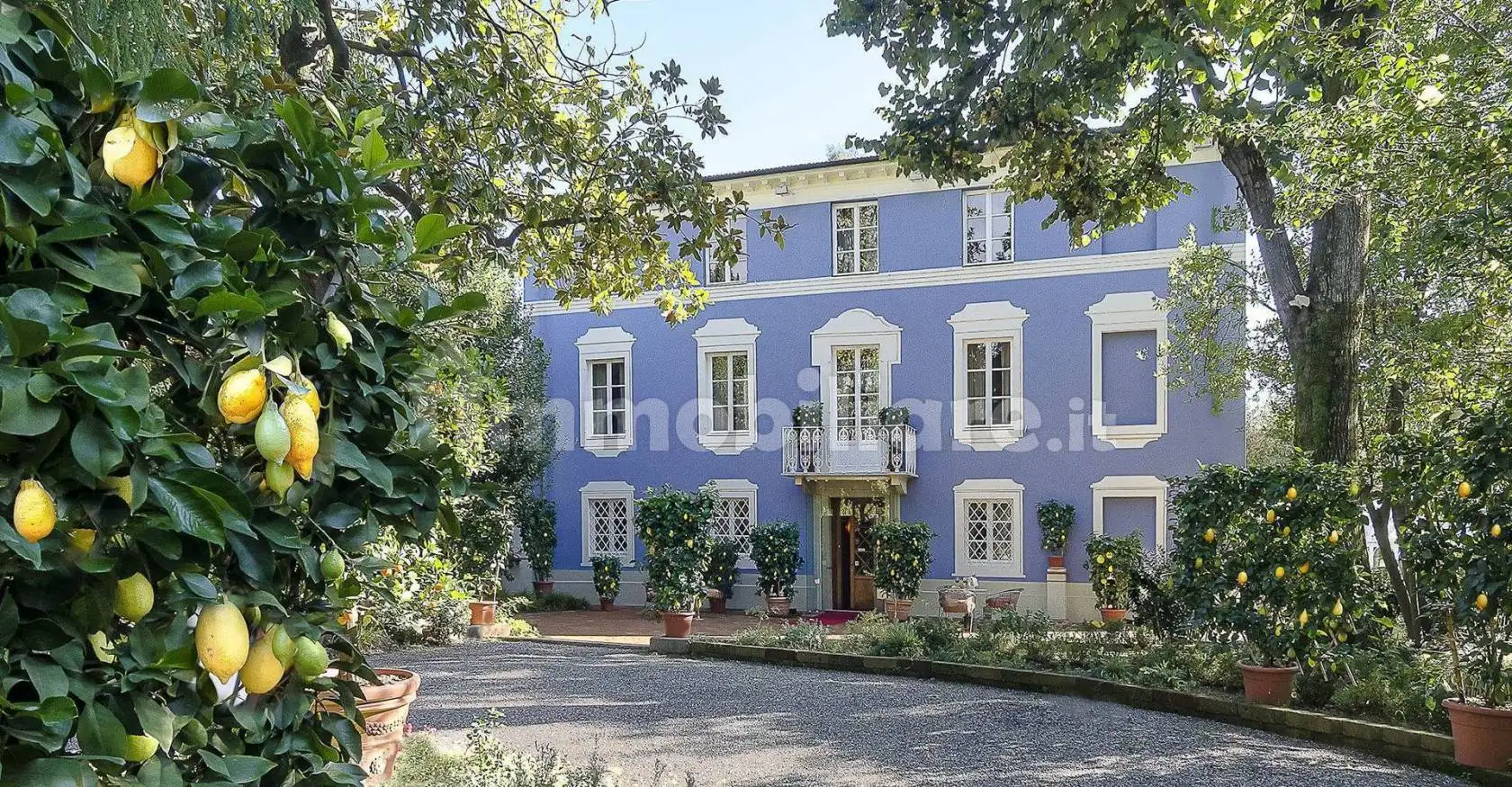 Palazzo - Edificio in vendita a Lucca