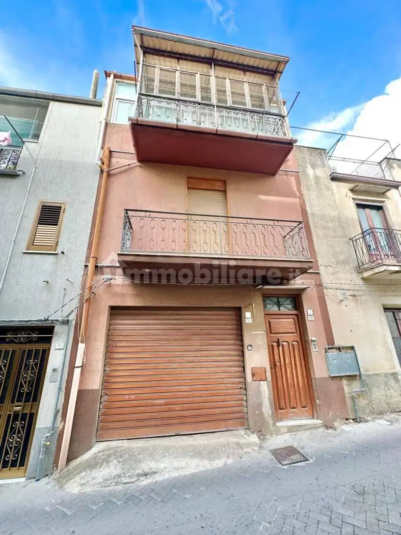 Casa indipendente in vendita a Chiusa Sclafani