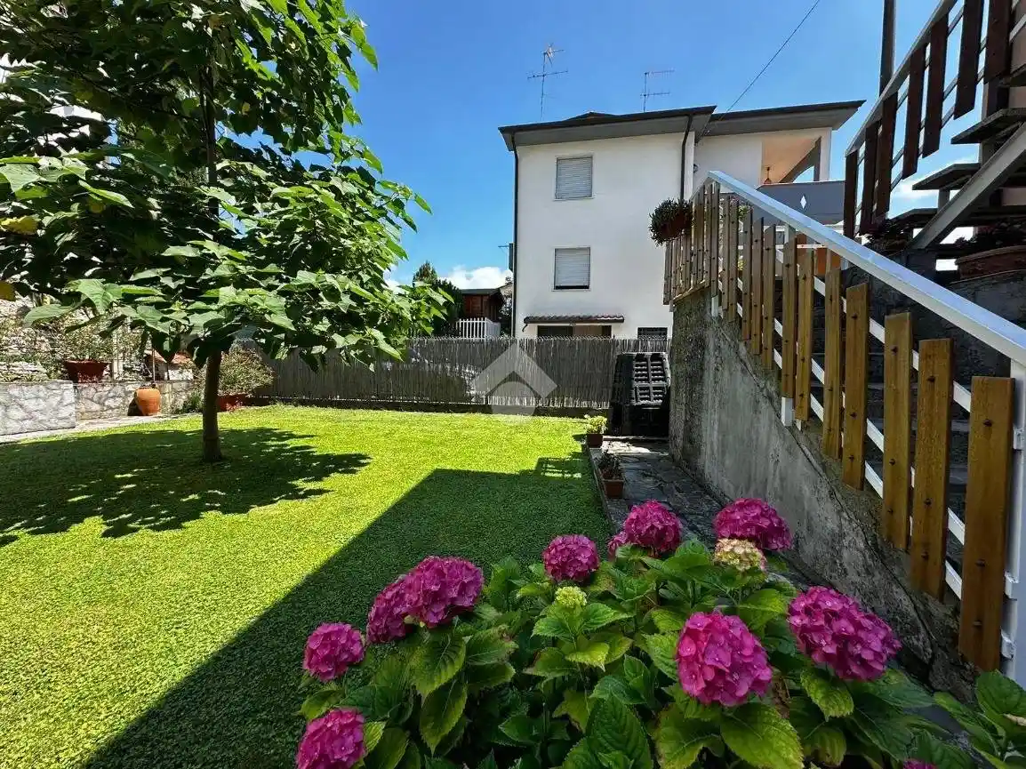 Casa indipendente in vendita a Sarzana