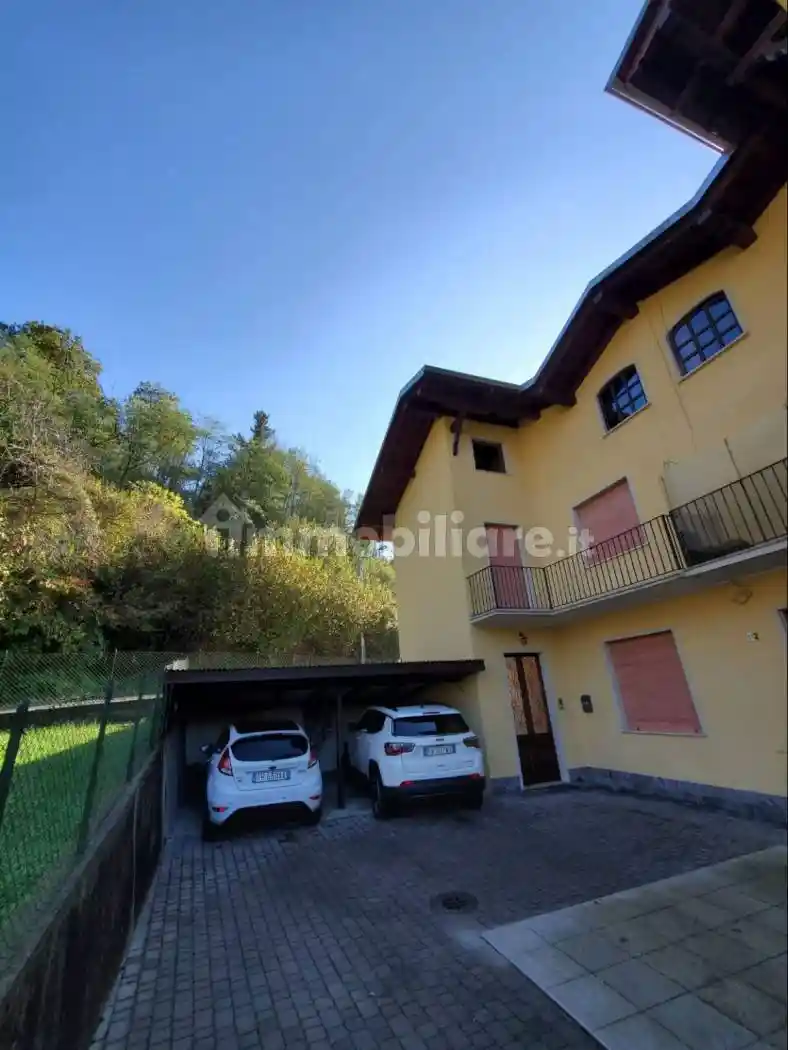 Casa indipendente in vendita a Borgosesia