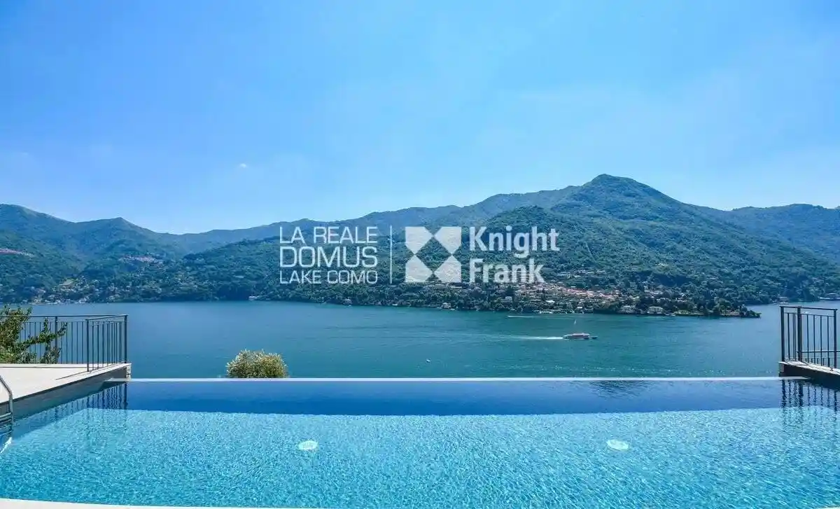 Appartamento in vendita a Carate Urio