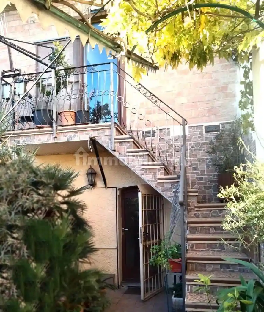 Casa indipendente in vendita a Foligno