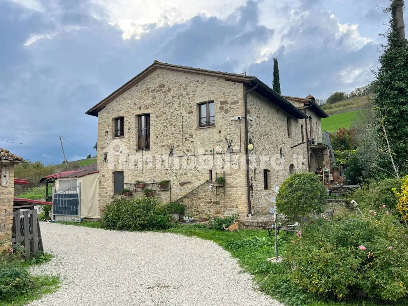 Rustico - Casale in vendita a Montone