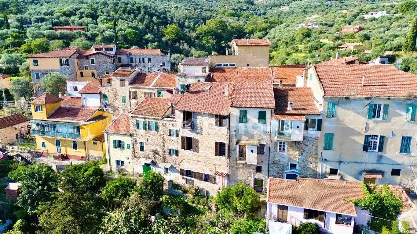 Casa indipendente in vendita a Imperia