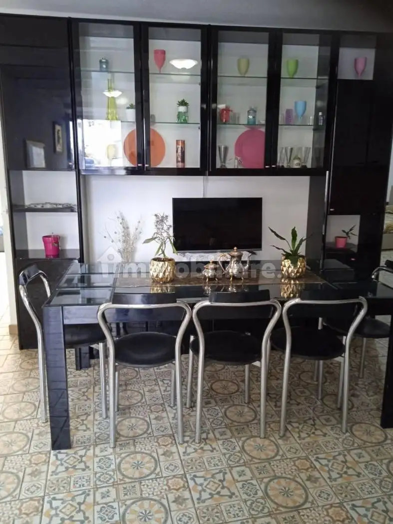 Trilocale via Guglielmo Gasparrini 12, Castelgrande