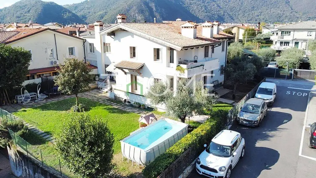 Villa in vendita a Pove del Grappa