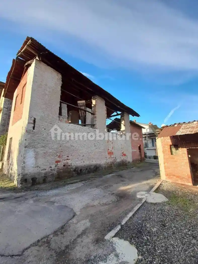 Rustico - Casale in vendita a Serravalle Sesia