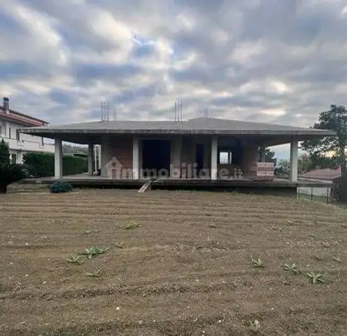 Villa in vendita a Rosciano