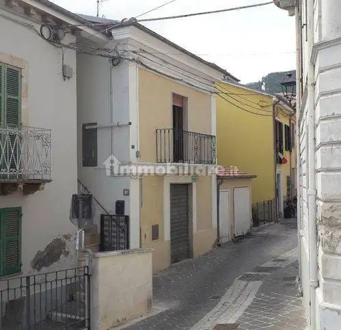 Villa in vendita a Serramonacesca