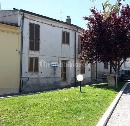 Villa in vendita a Serramonacesca