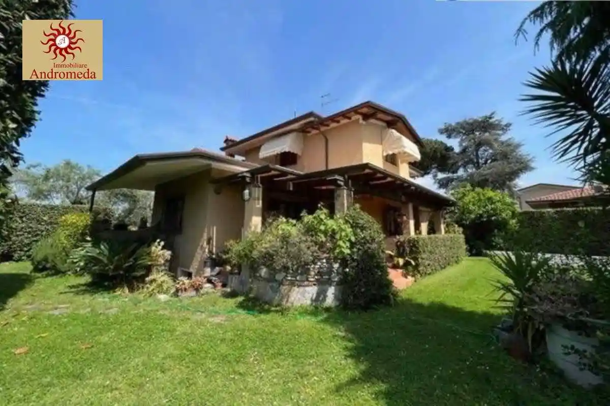 Villa in vendita a Forte dei Marmi